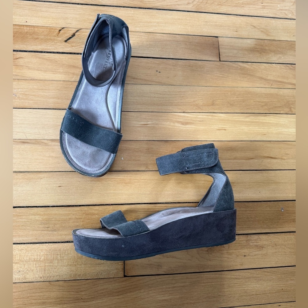 NAKED FEET Renzi‎ Platform Sandal In Soft Grey Suede
